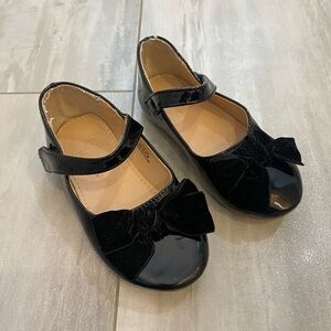 Flaryzone from Amazon Black Patent Leather Mary Jane Flats with Velvet Bow 9